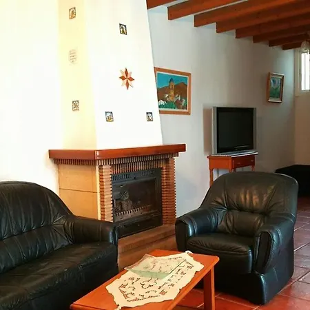 Chalet Lopez *
