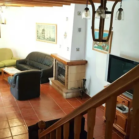 Chalet Lopez *